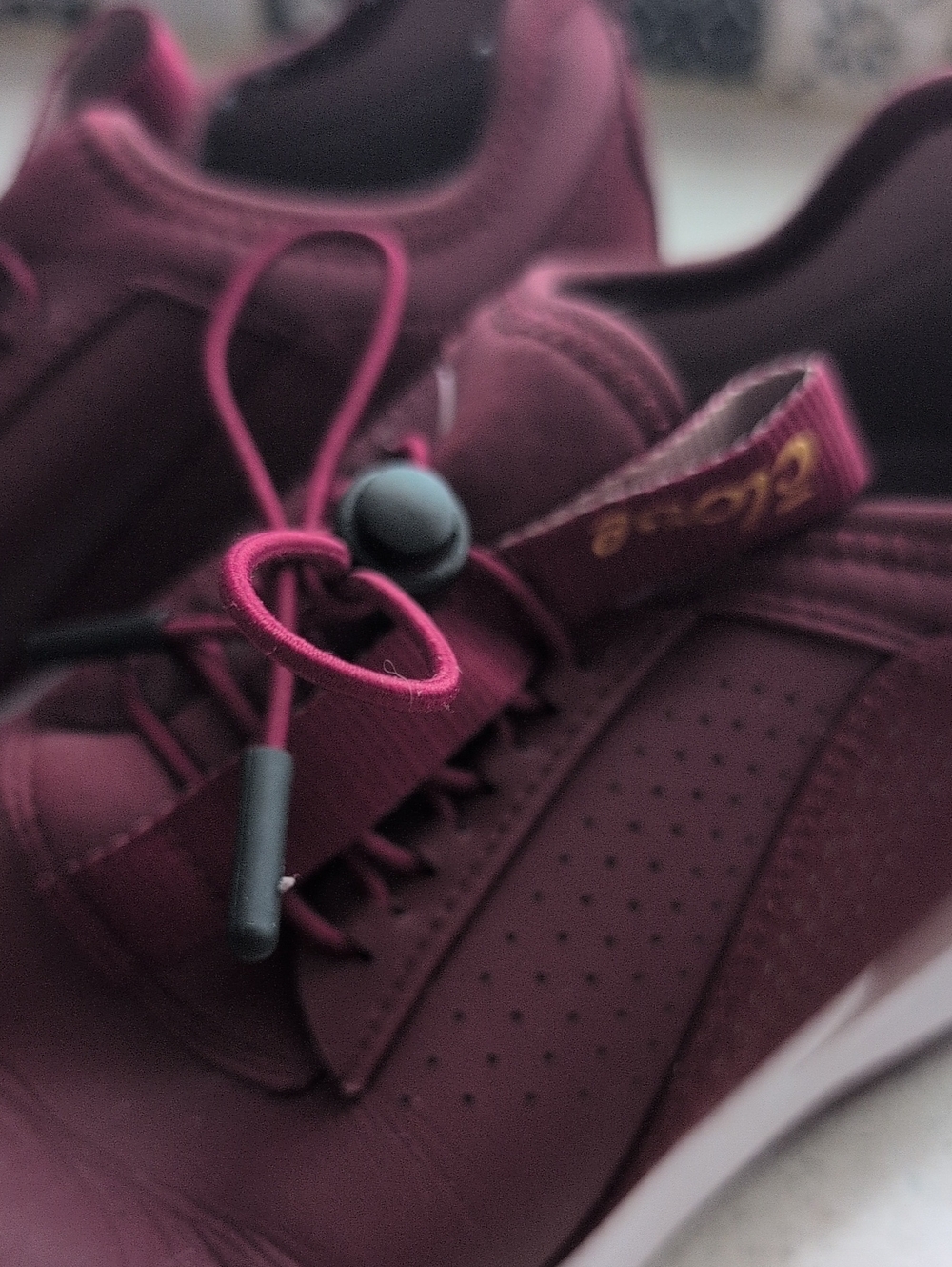 Clove  Burgundy Casual Sneakers with Bungee Lacing
